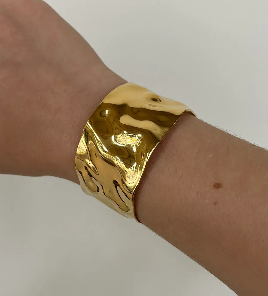 Uworld Textured Gold Cuff Gold Plated Stainless Steel Adjustable Bangele Bracelets for Women Striking Look Minimalist Jewelry