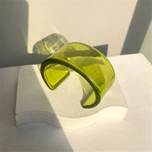 Load image into Gallery viewer, Vintage Geometric Resin Bangle 
